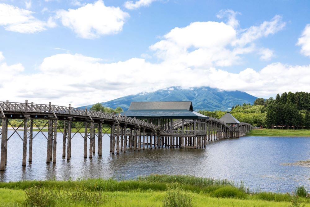 津軽の人気観光地２選と道の駅！『高山稲荷神社』『鶴の舞橋』『道の駅なみおかアップルヒル』 image1