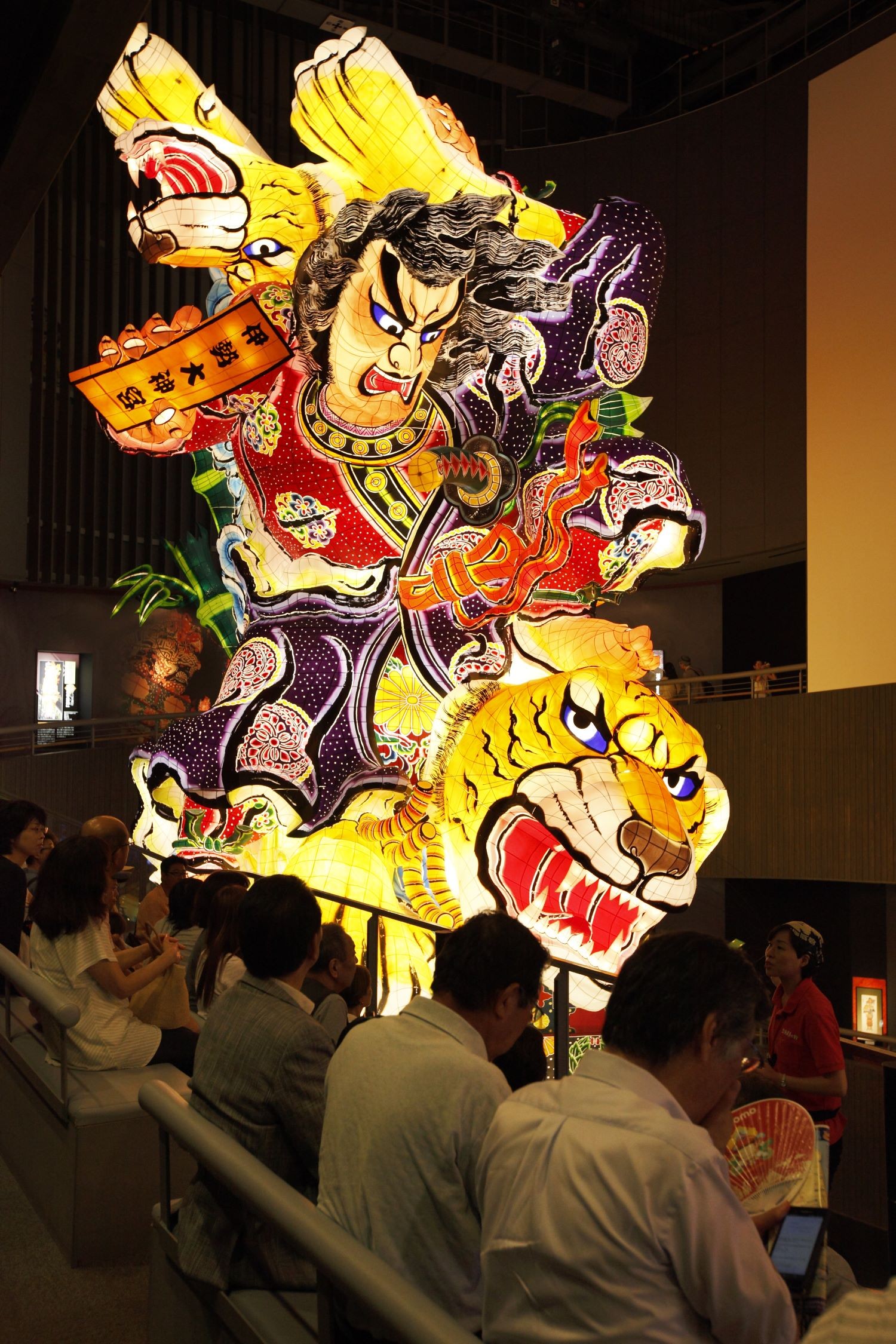 津軽の人気観光地！「立佞武多の館」「太宰治記念館斜陽館」「津軽三味線会館」「高山稲荷神社」 image4